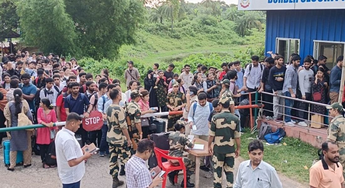 Indian students return from Bangladesh