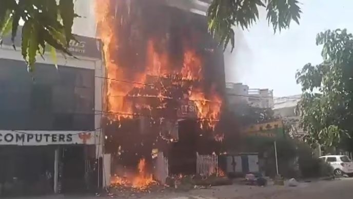 Fire engulfs a commercial building in Aliganj, Lucknow, where 15 people died in a devastating blaze on June 22, 2026.