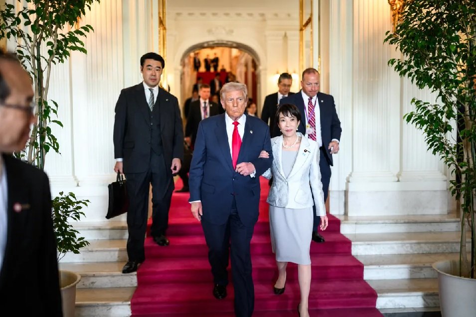 Donald Trump and Japanese Prime Minister Sanae Takaichi during a bilateral meeting ahead of the rare U.S.-Japan yen intervention.