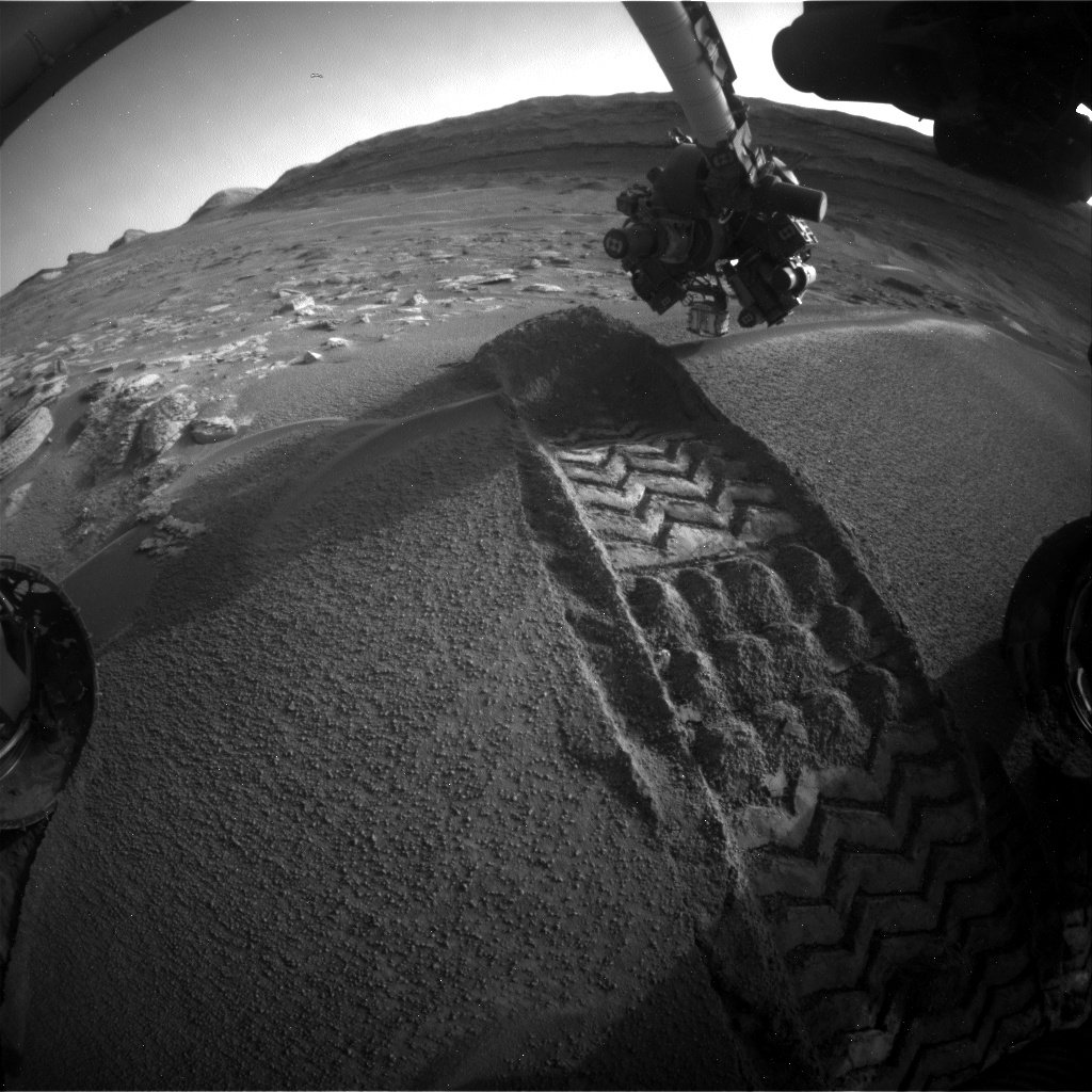 From the Curiosity Rover’s lens. Photo credit: NASA/JPL-Caltech/MSSS.
